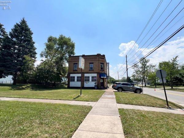 1700 E 31st Street, Lorain, OH 44055