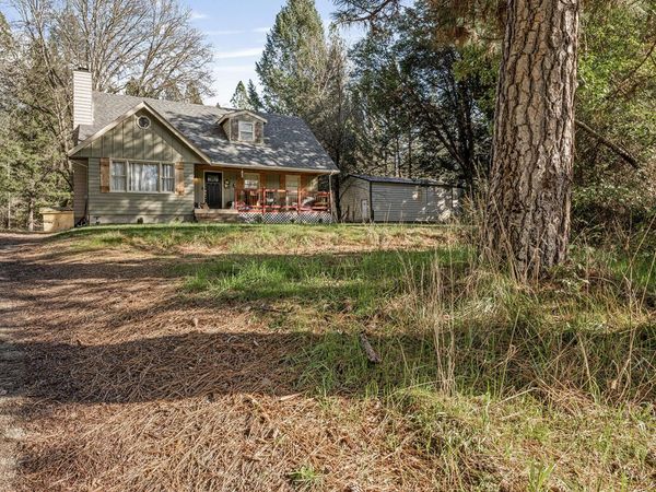 6324 E Evans Creek Road, Rogue River, OR 97537
