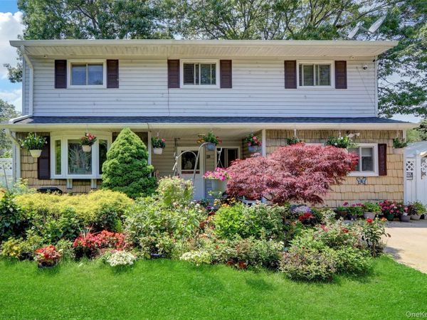 120 Avenue C, Holbrook, NY 11741