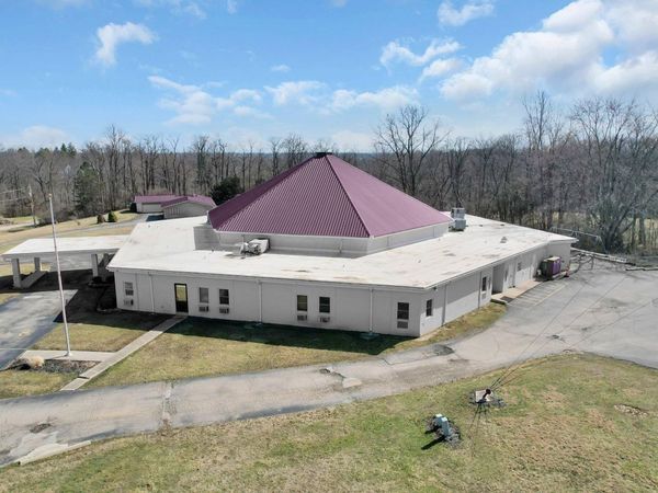 2404 Troy Road , Springfield, OH 45504