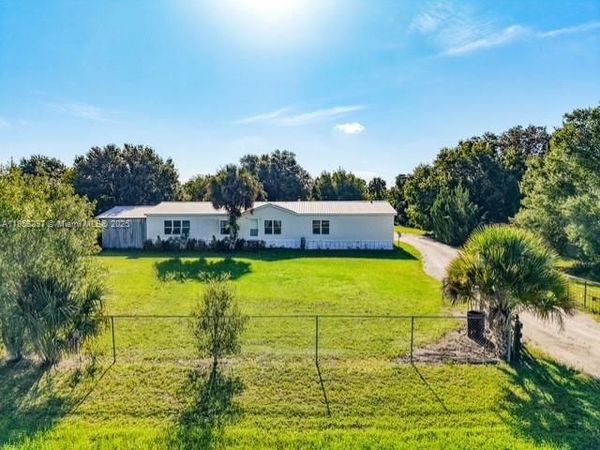 1320 Seminole Ave, Labelle, FL 33935