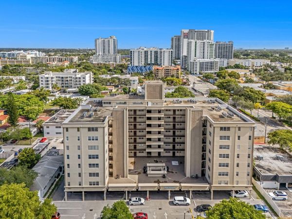 1811 Jefferson Street, Unit 203, Hollywood, FL 33020