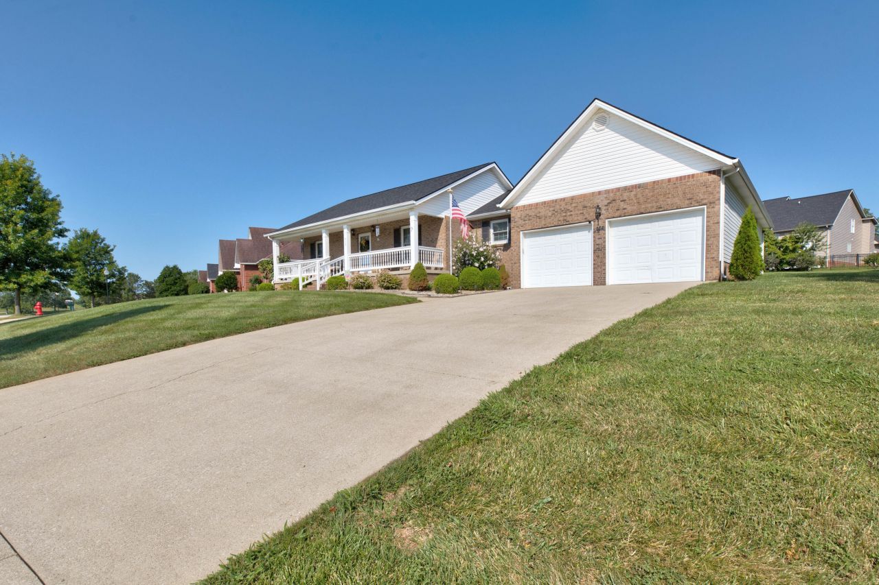 617 E Arrowhead Trail, Mount Sterling, KY 40353 Main Photo