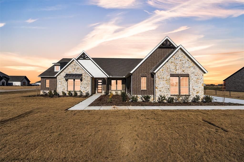 12116 Crystal Drive, Krum, TX 76249 Main Photo