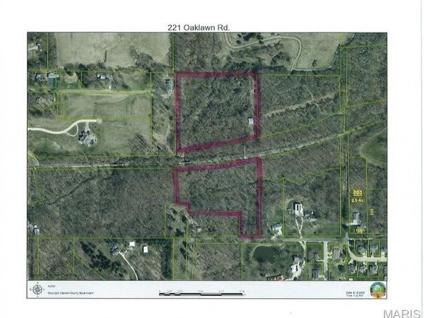 221 Oaklawn Rd., Glen Carbon, IL 62034