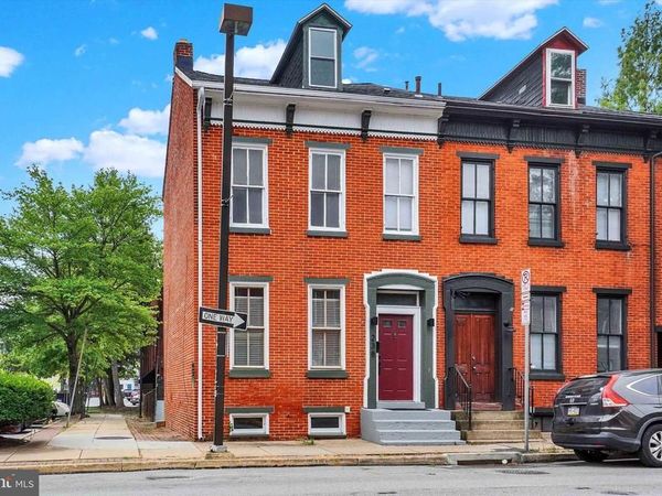 238 W PHILADELPHIA STREET, YORK, PA 17401