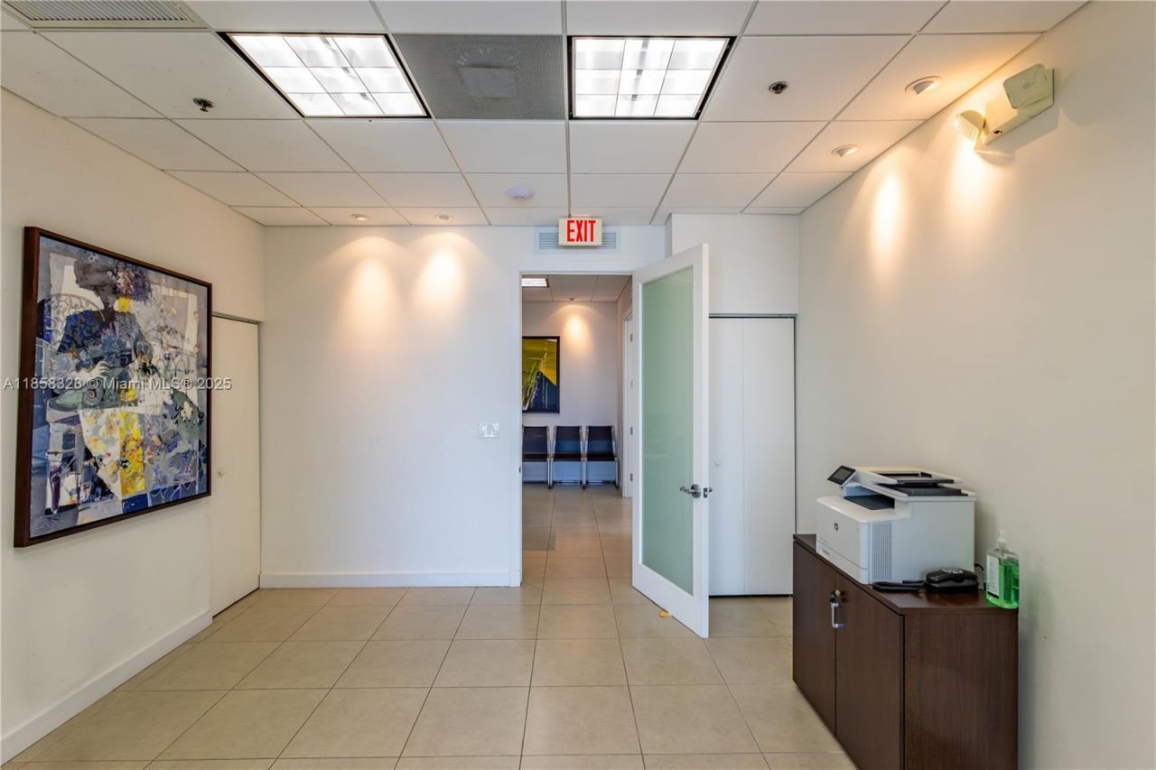 20900 NE 30th Ave, Unit 401, Aventura, FL 33180 Photo