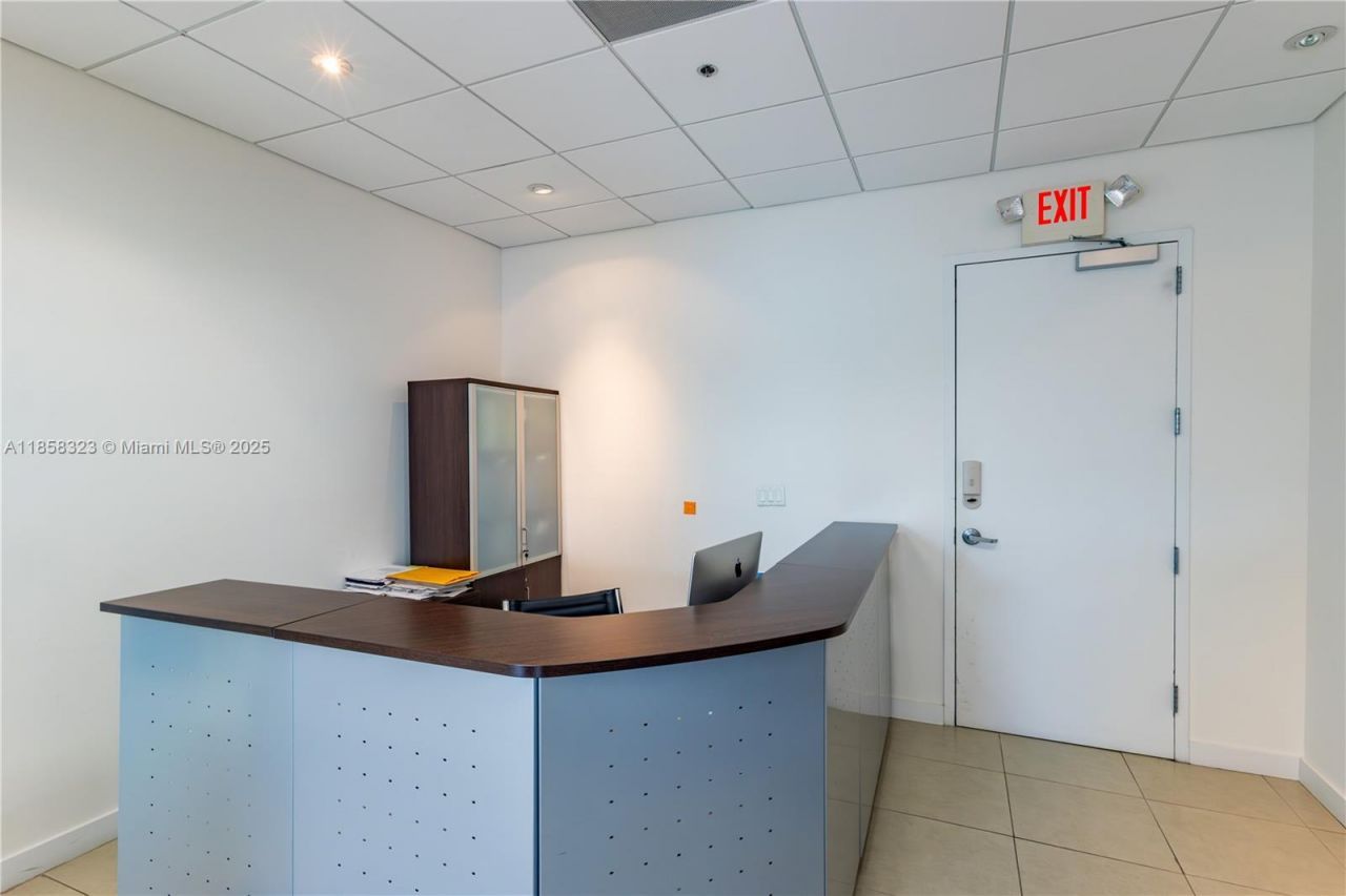 20900 NE 30th Ave, Unit 401, Aventura, FL 33180 Photo