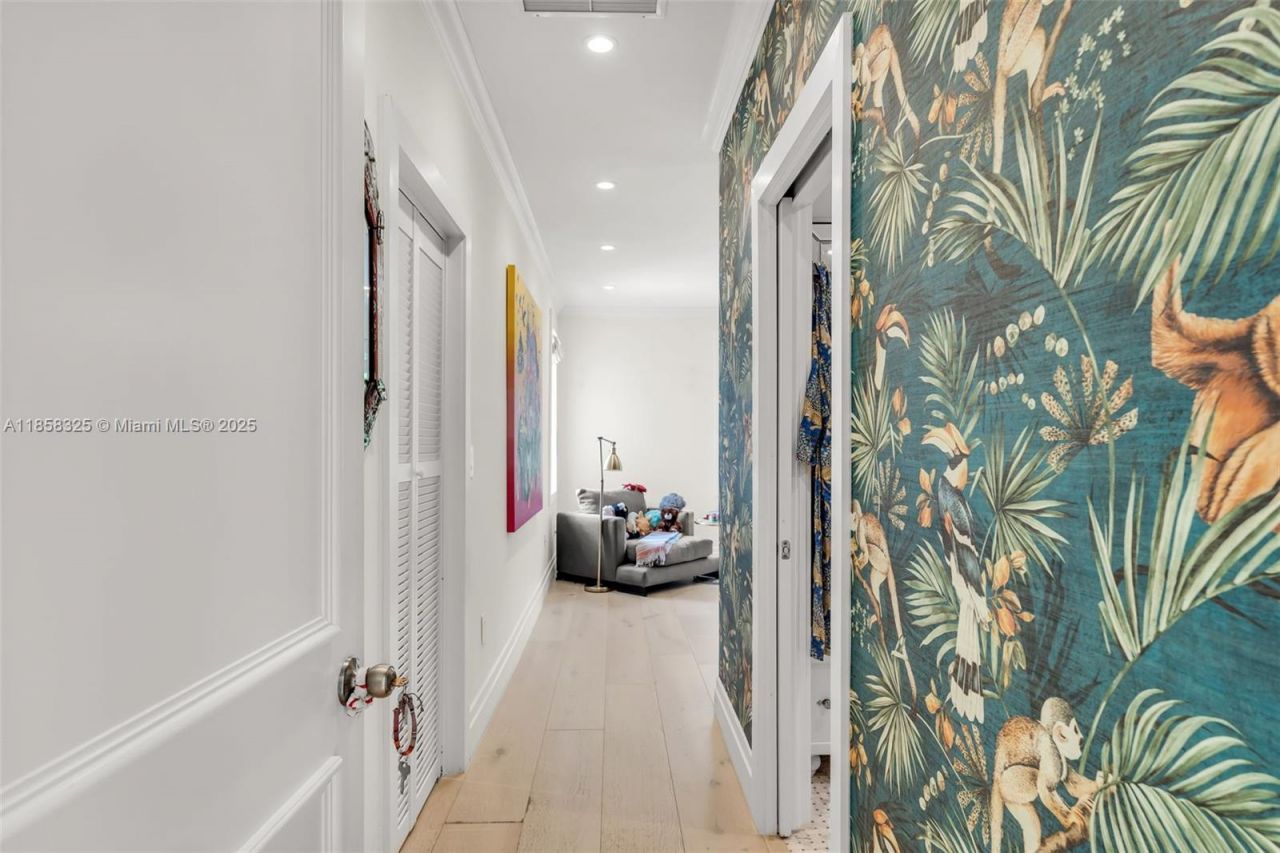 285 W Enid Dr, Key Biscayne, FL 33149 Photo