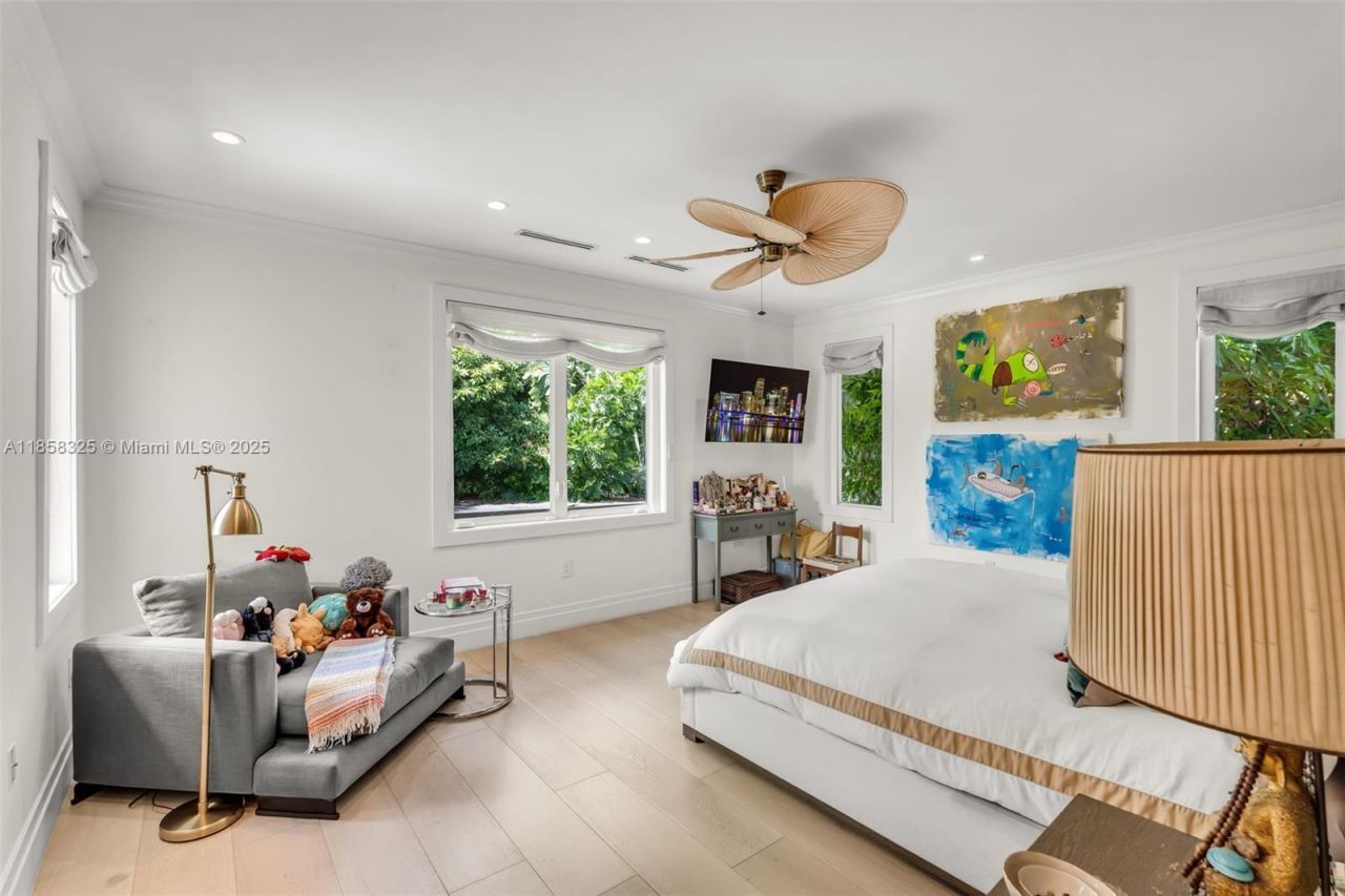 285 W Enid Dr, Key Biscayne, FL 33149 Photo