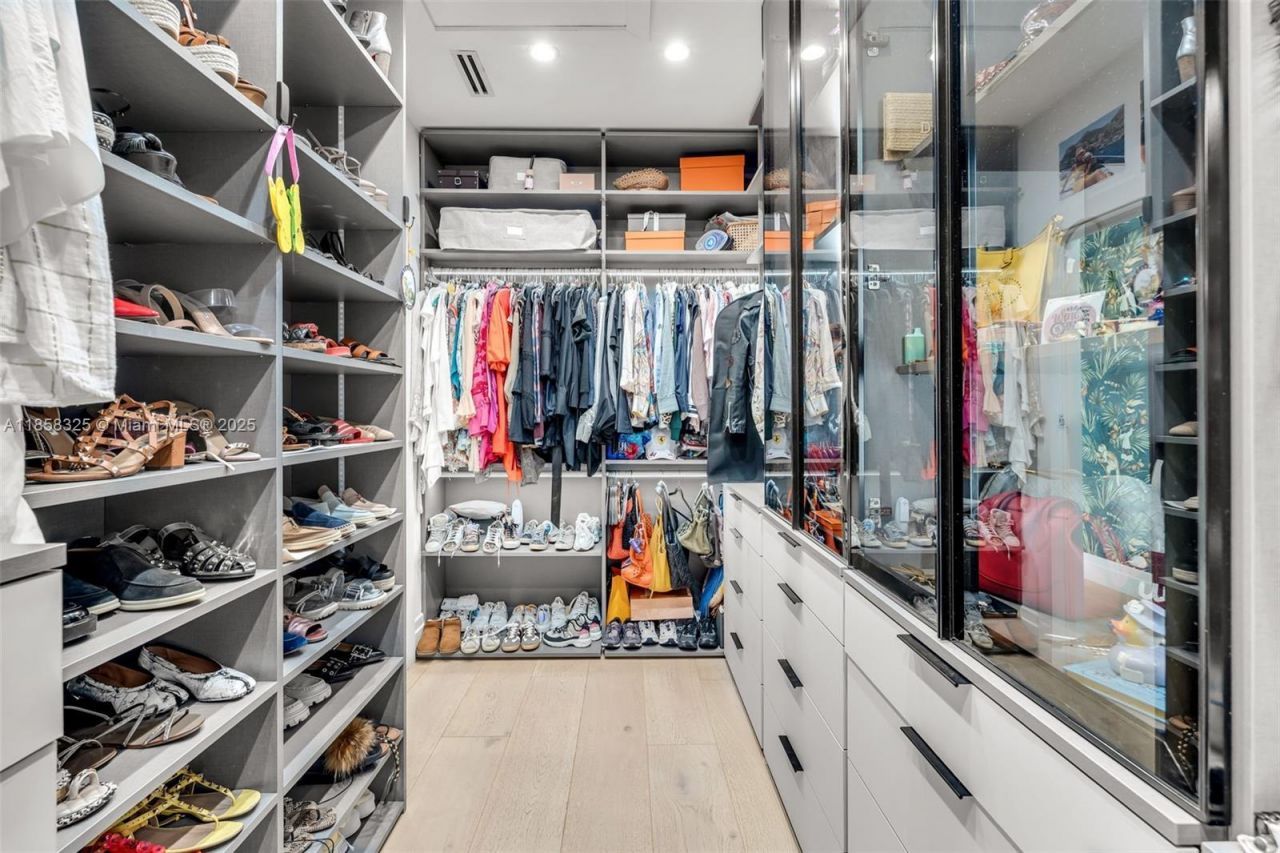 285 W Enid Dr, Key Biscayne, FL 33149 Photo