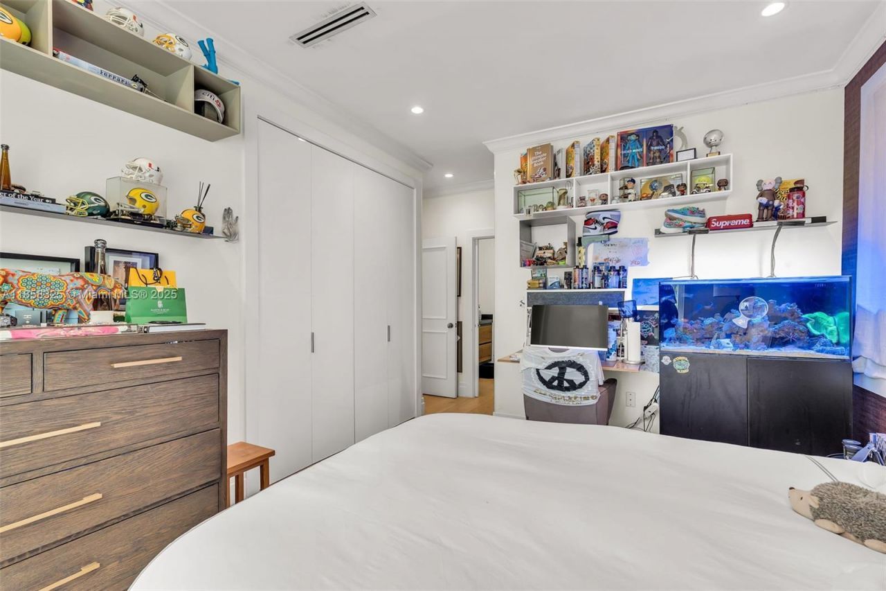 285 W Enid Dr, Key Biscayne, FL 33149 Photo