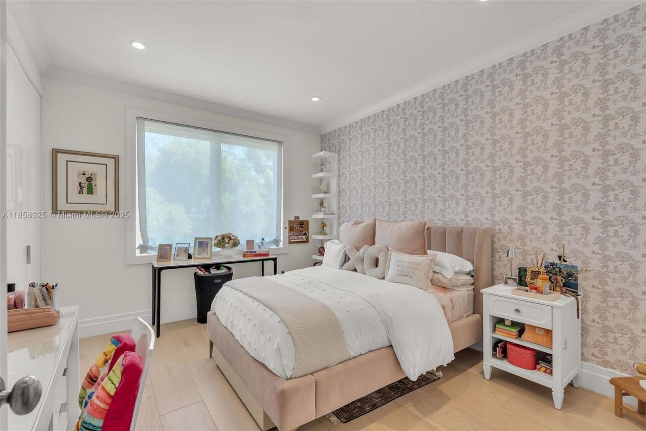 285 W Enid Dr, Key Biscayne, FL 33149 Photo