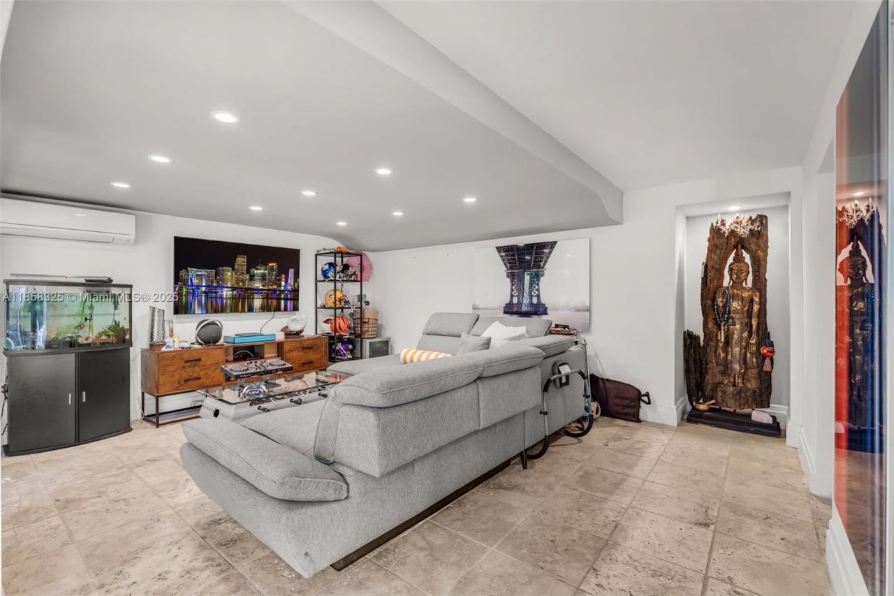 285 W Enid Dr, Key Biscayne, FL 33149 Photo