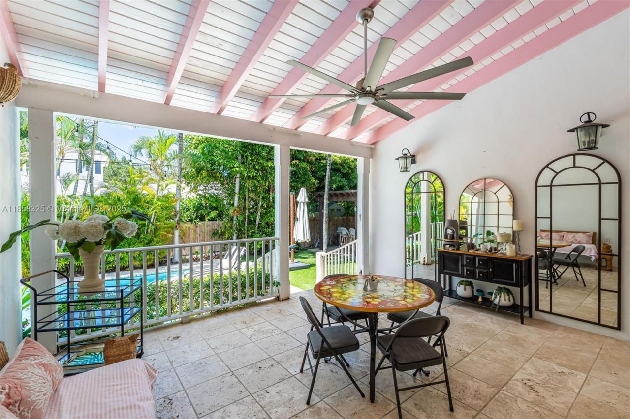 285 W Enid Dr, Key Biscayne, FL 33149 Photo