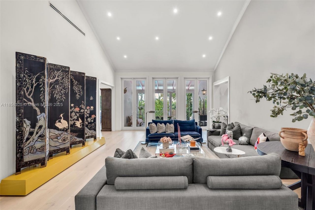 285 W Enid Dr, Key Biscayne, FL 33149 Photo