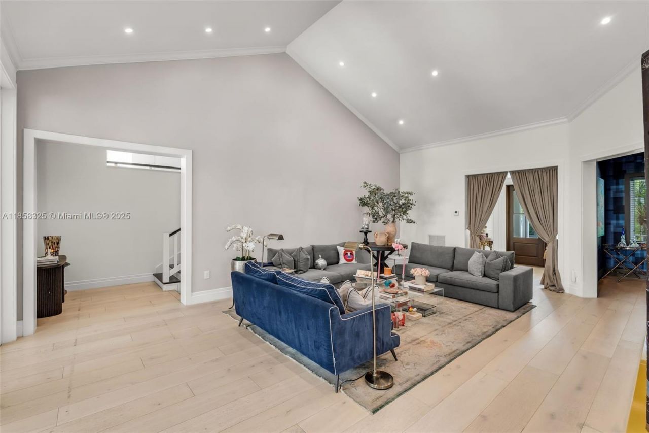 285 W Enid Dr, Key Biscayne, FL 33149 Photo