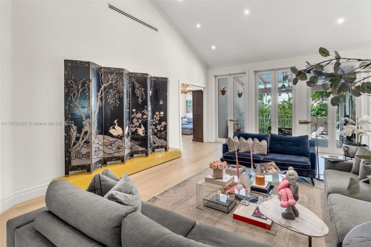 285 W Enid Dr, Key Biscayne, FL 33149 Photo