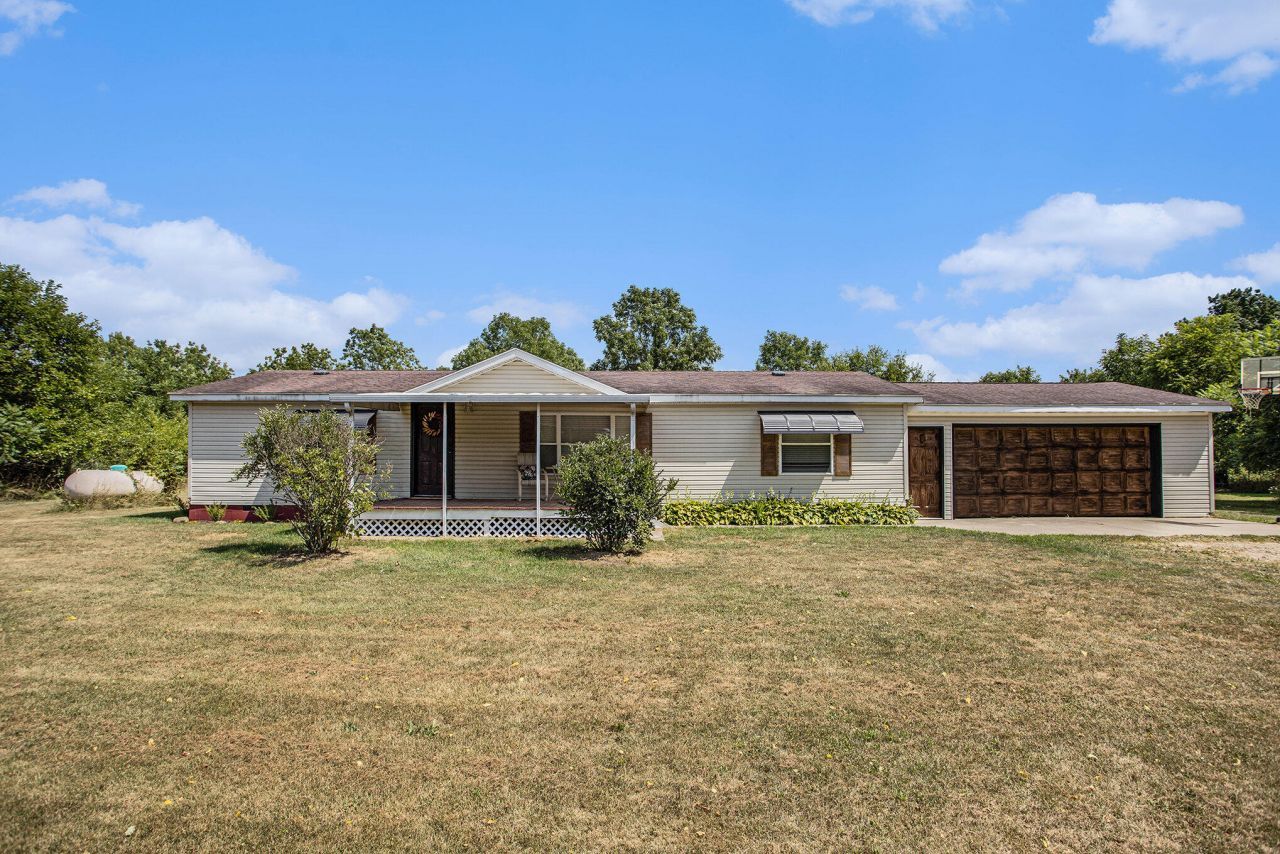 19757 36th Street, Gobles, MI 49055 Main Photo