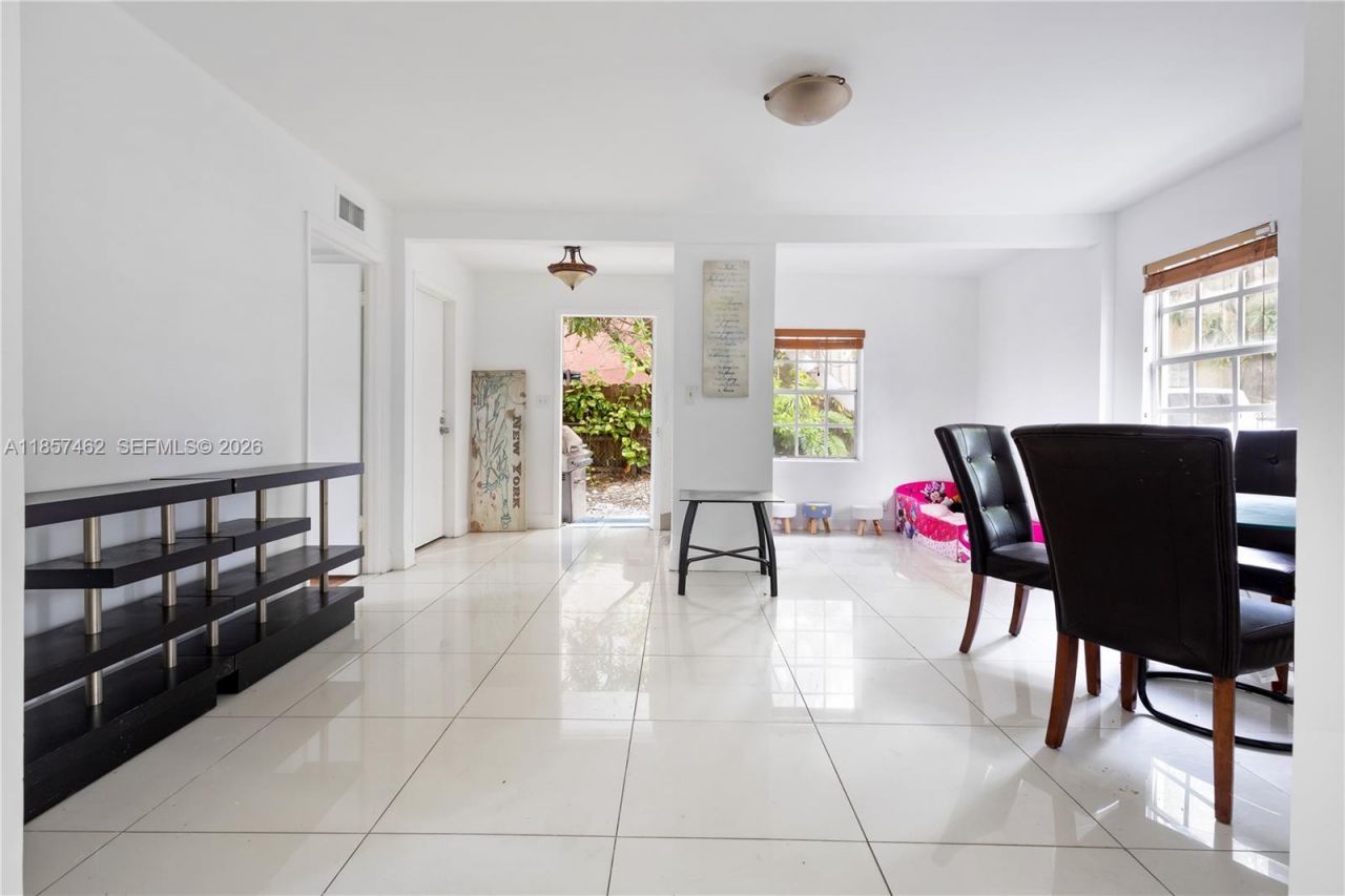 2367 SW 19th St, Miami, FL 33145 Photo