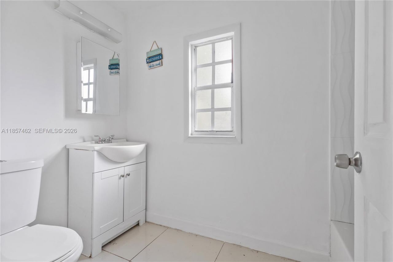 2367 SW 19th St, Miami, FL 33145 Photo