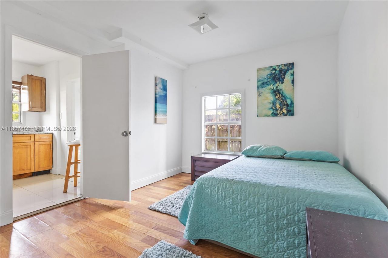 2367 SW 19th St, Miami, FL 33145 Photo