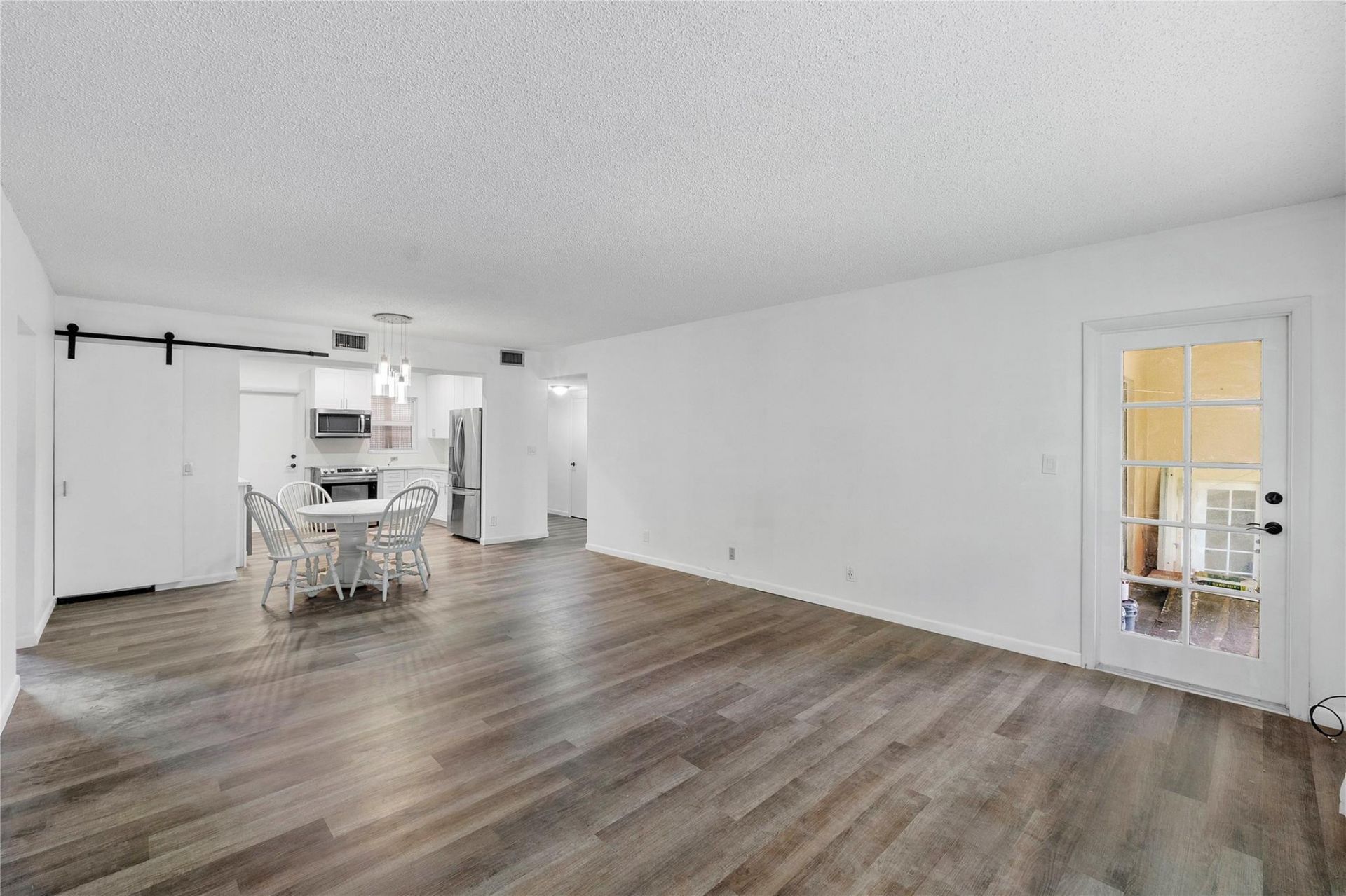 6751 Cypress Road, Unit 204, Plantation, FL 33317 Photo