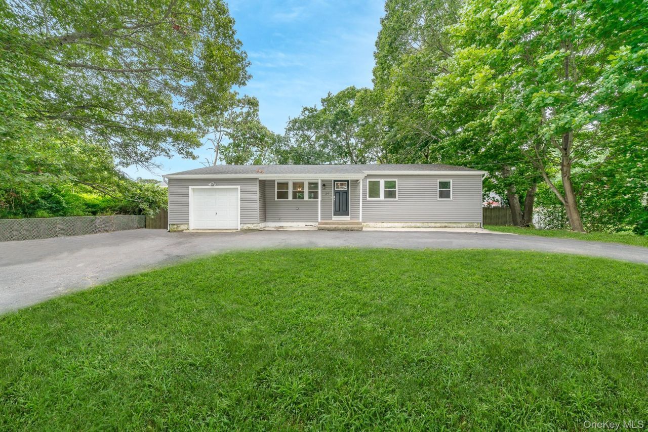 34 Pinetop Drive, Shirley, NY 11967 Main Photo