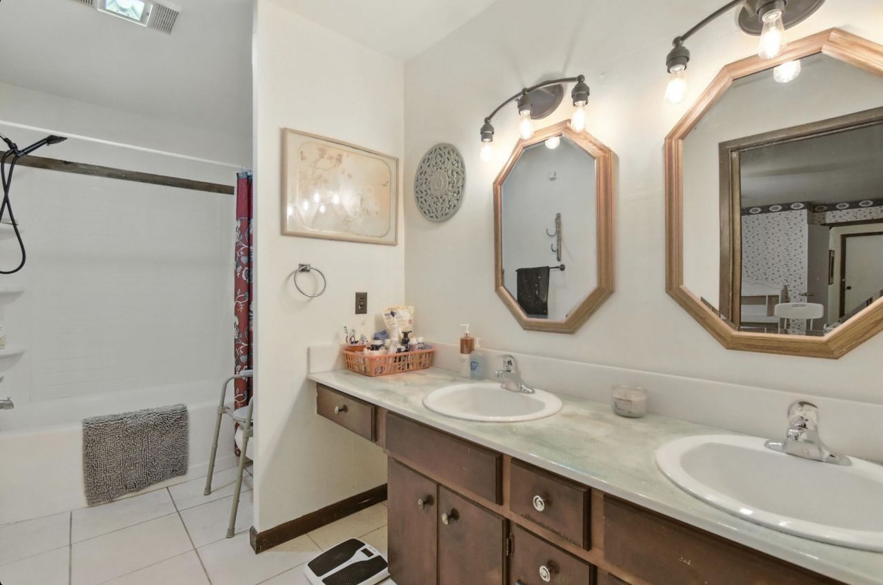 593 E Ash Street, Perry, FL 32347 Photo