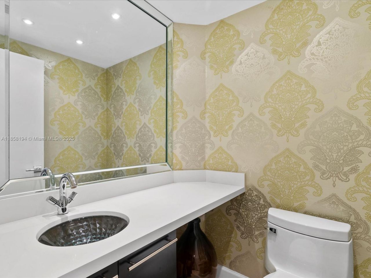 701 Brickell Key Blvd, Unit 1603, Miami, FL 33131 Photo