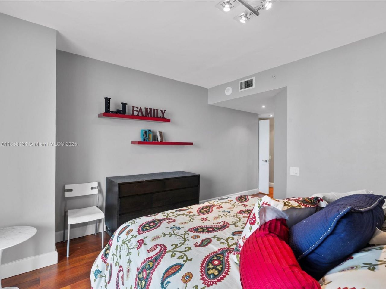 701 Brickell Key Blvd, Unit 1603, Miami, FL 33131 Photo