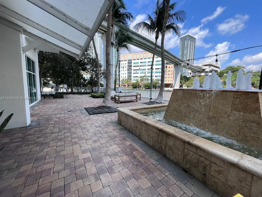 31 SE 5th St, Unit 2603, Miami, FL 33131 Photo