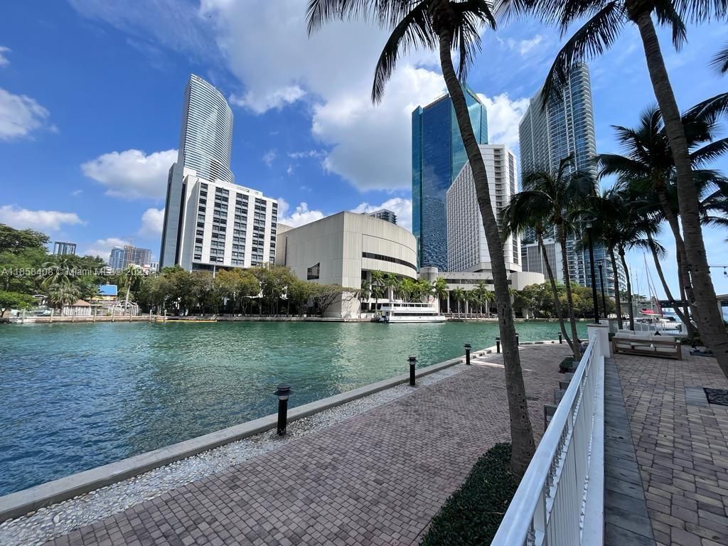 31 SE 5th St, Unit 2603, Miami, FL 33131 Photo