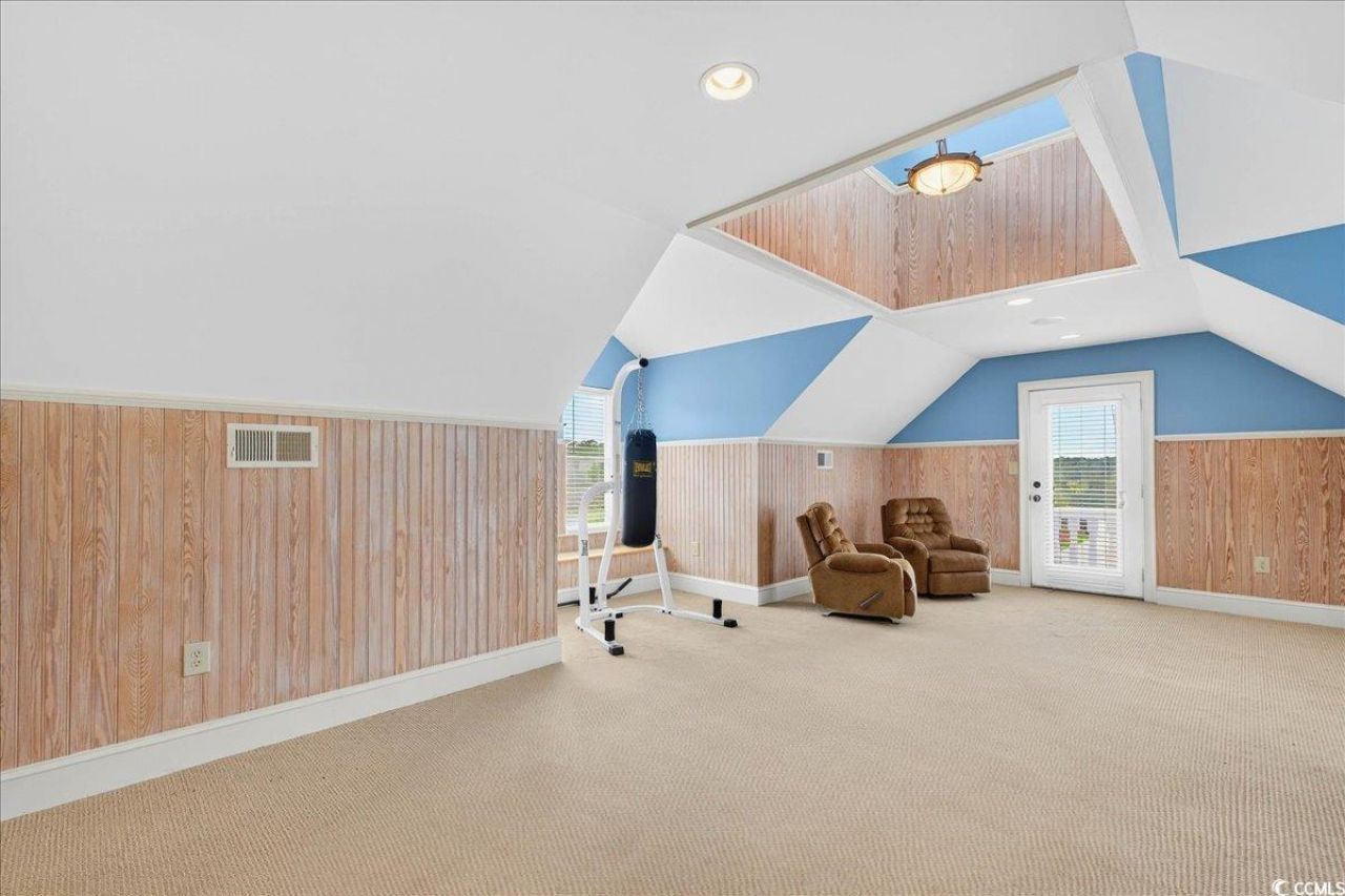 1019 Ridgewood Dr. Photo 30