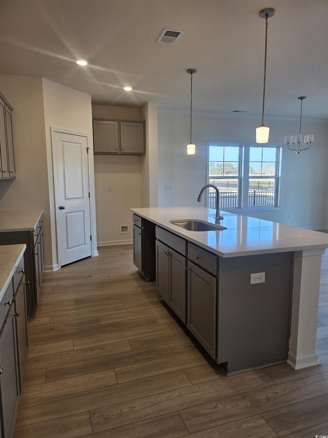 1053 Jase Dr. Photo 6