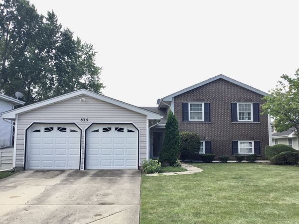 835 Heather Lane, Hoffman Estates, IL 60169