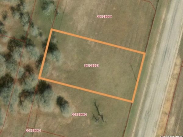 105 Timber Place, La Vernia, TX 78121