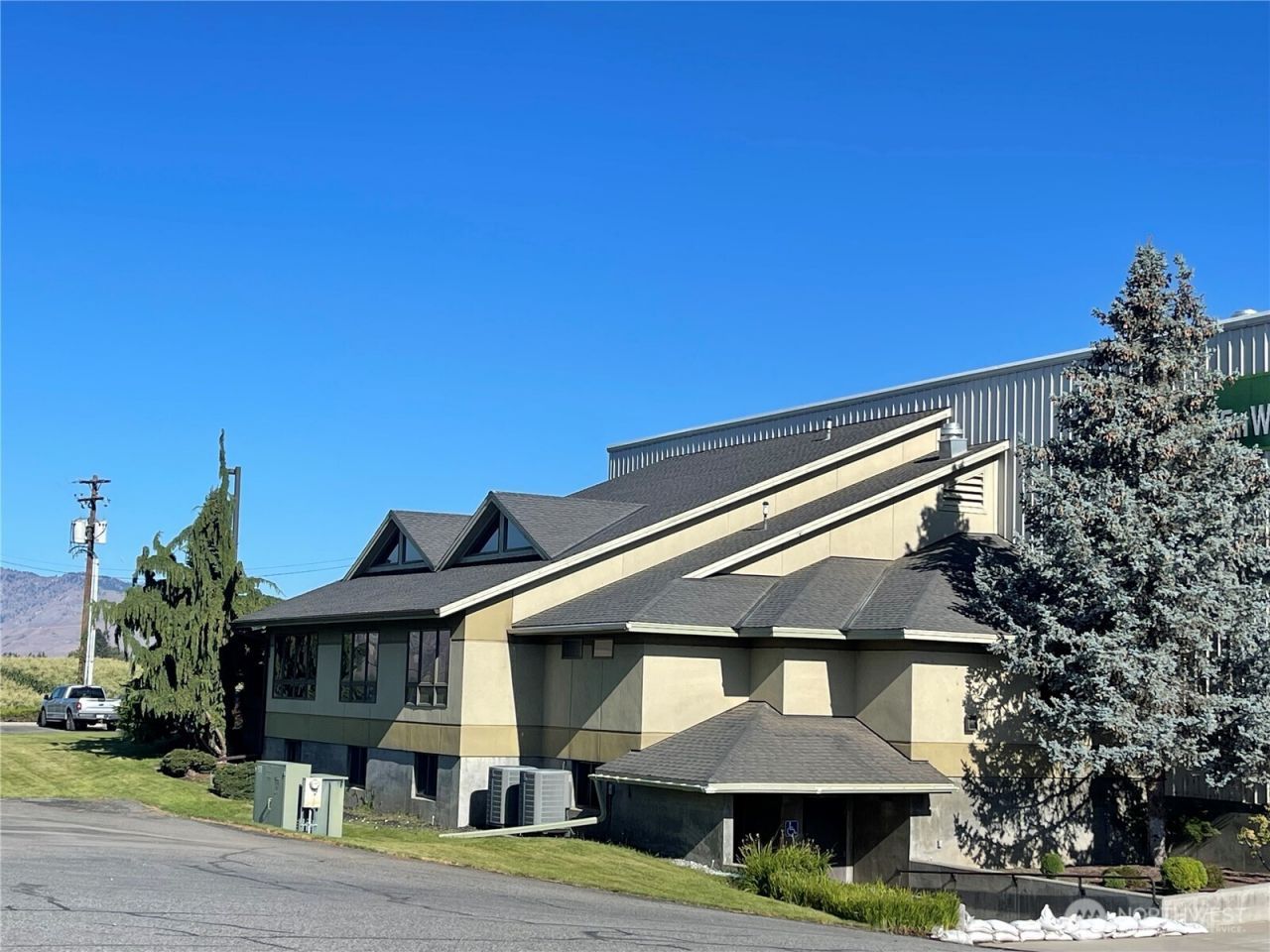2821 Grant Road, East Wenatchee, WA 98802 Main Photo