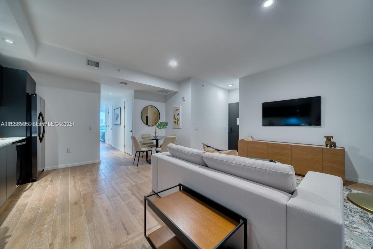 398 NE 5th St, Unit 4415, Miami, FL 33132 Photo