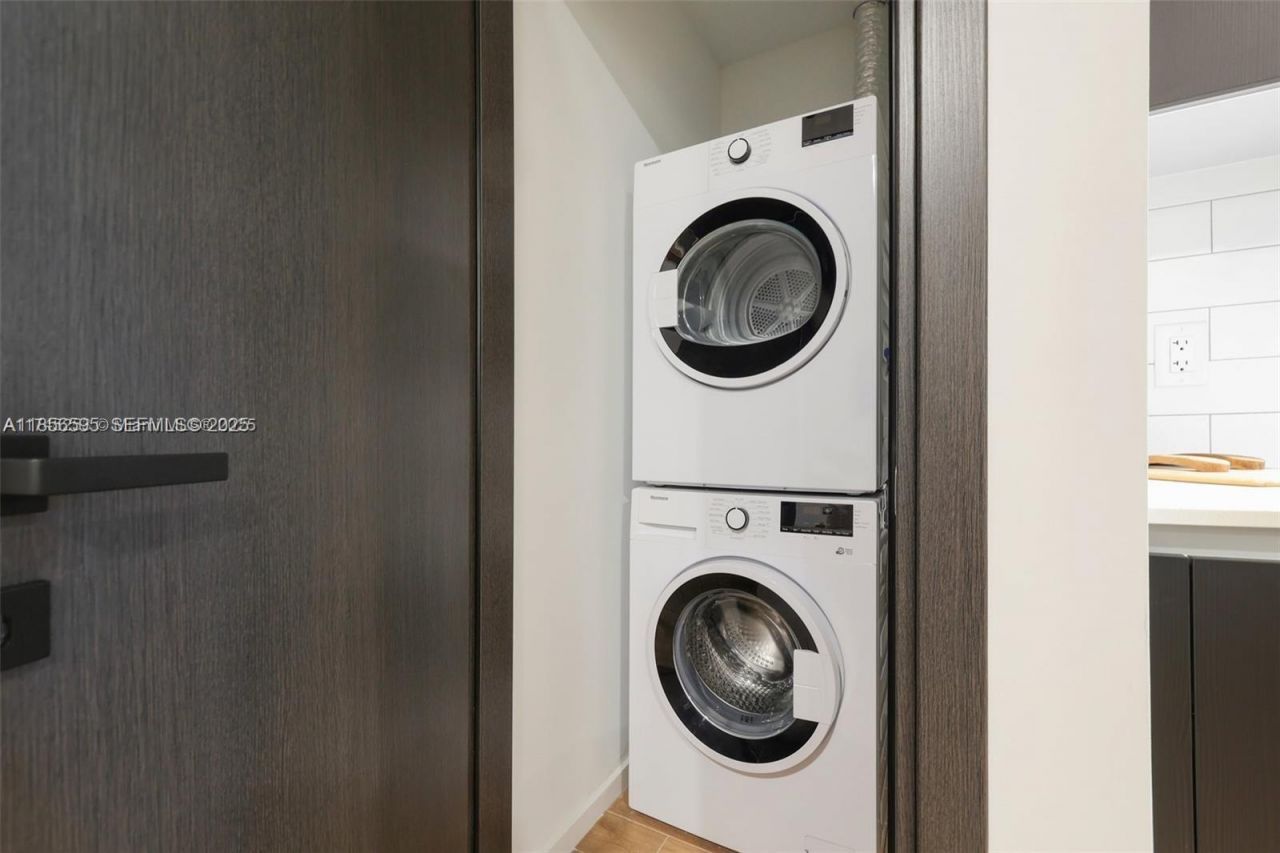 398 NE 5th St, Unit 4415, Miami, FL 33132 Photo