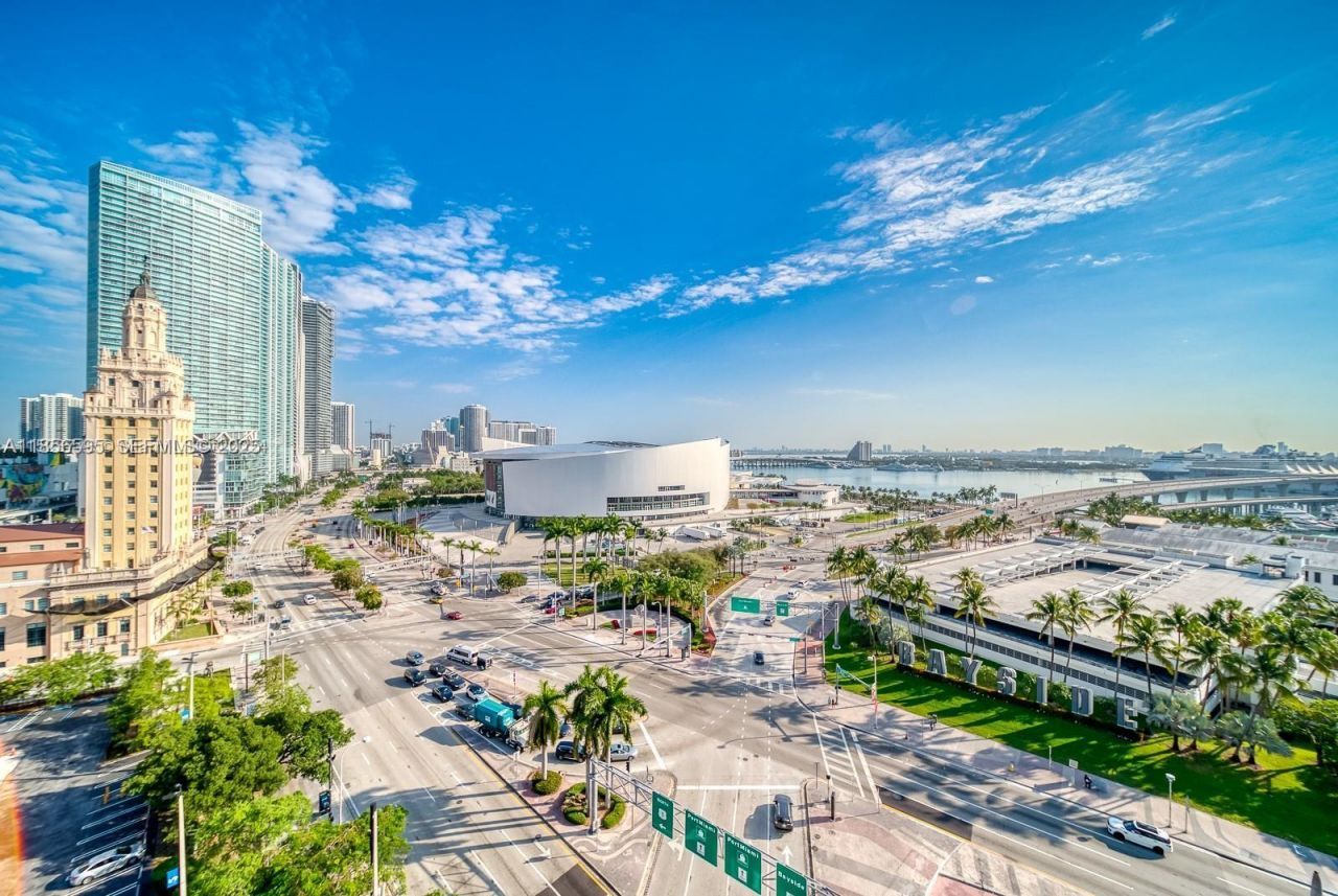 398 NE 5th St, Unit 4415, Miami, FL 33132 Photo