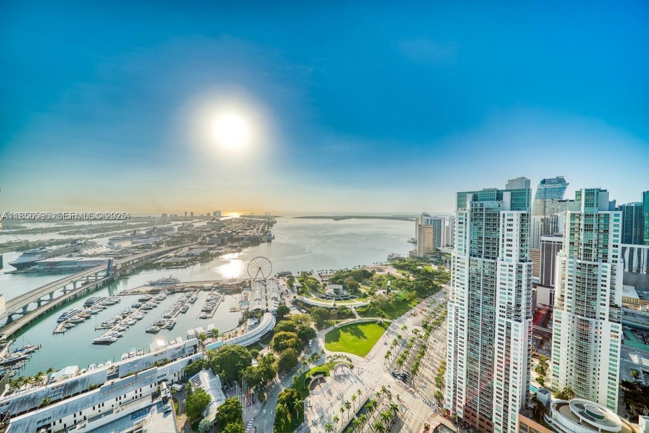 398 NE 5th St, Unit 4415, Miami, FL 33132 Photo