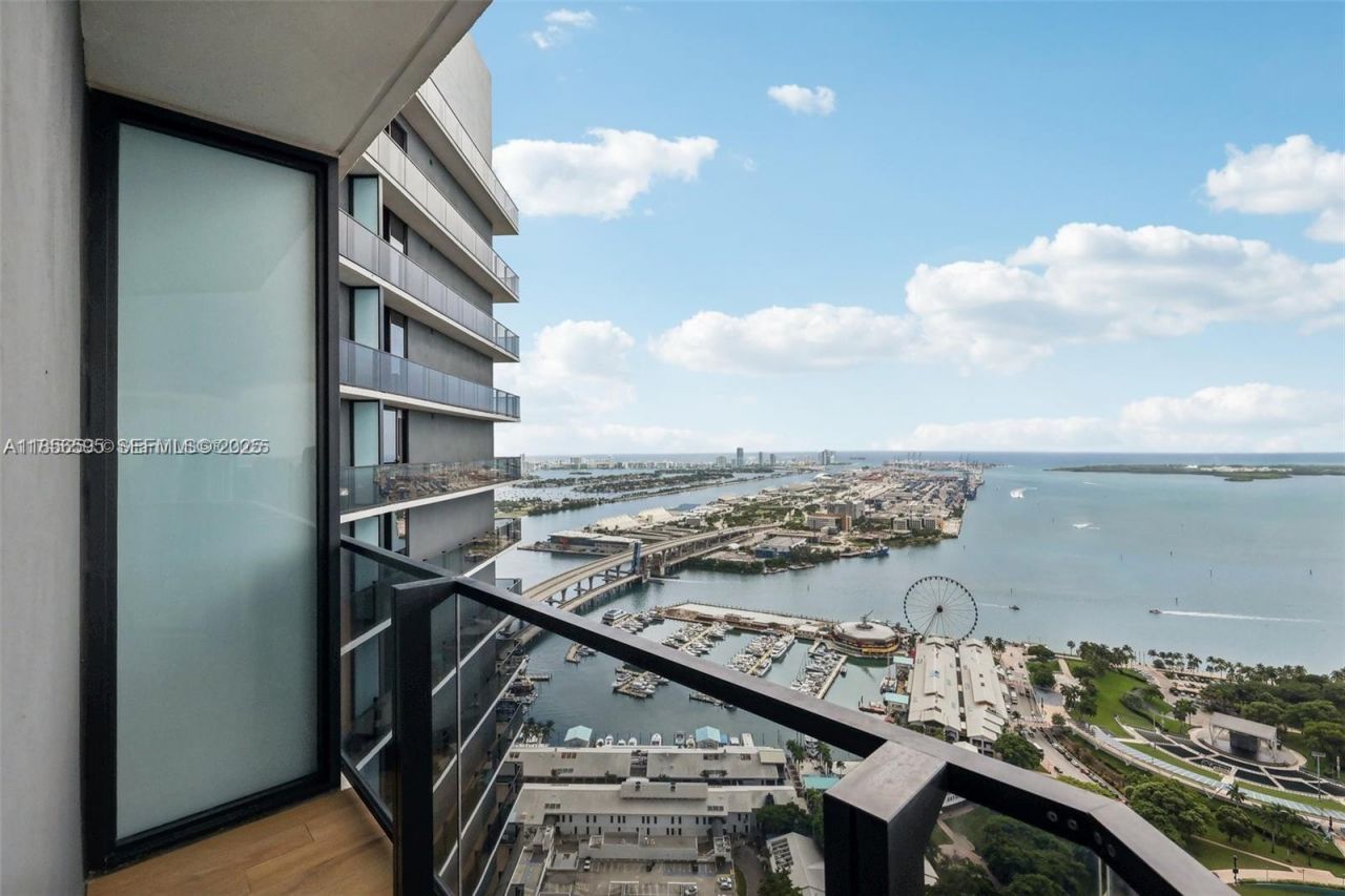 398 NE 5th St, Unit 4415, Miami, FL 33132 Photo