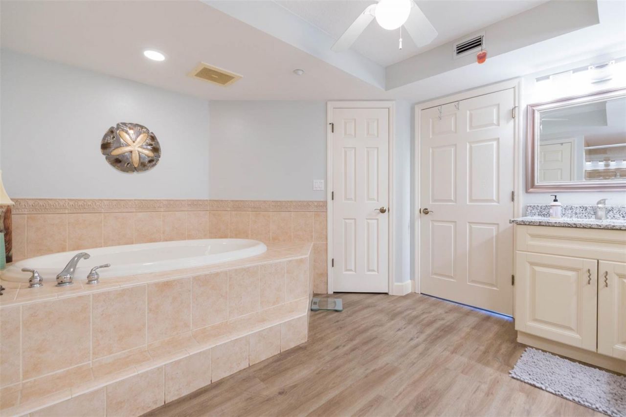 16326 Gulf Boulevard, Unit 109, Redington Beach, FL 33708 Photo