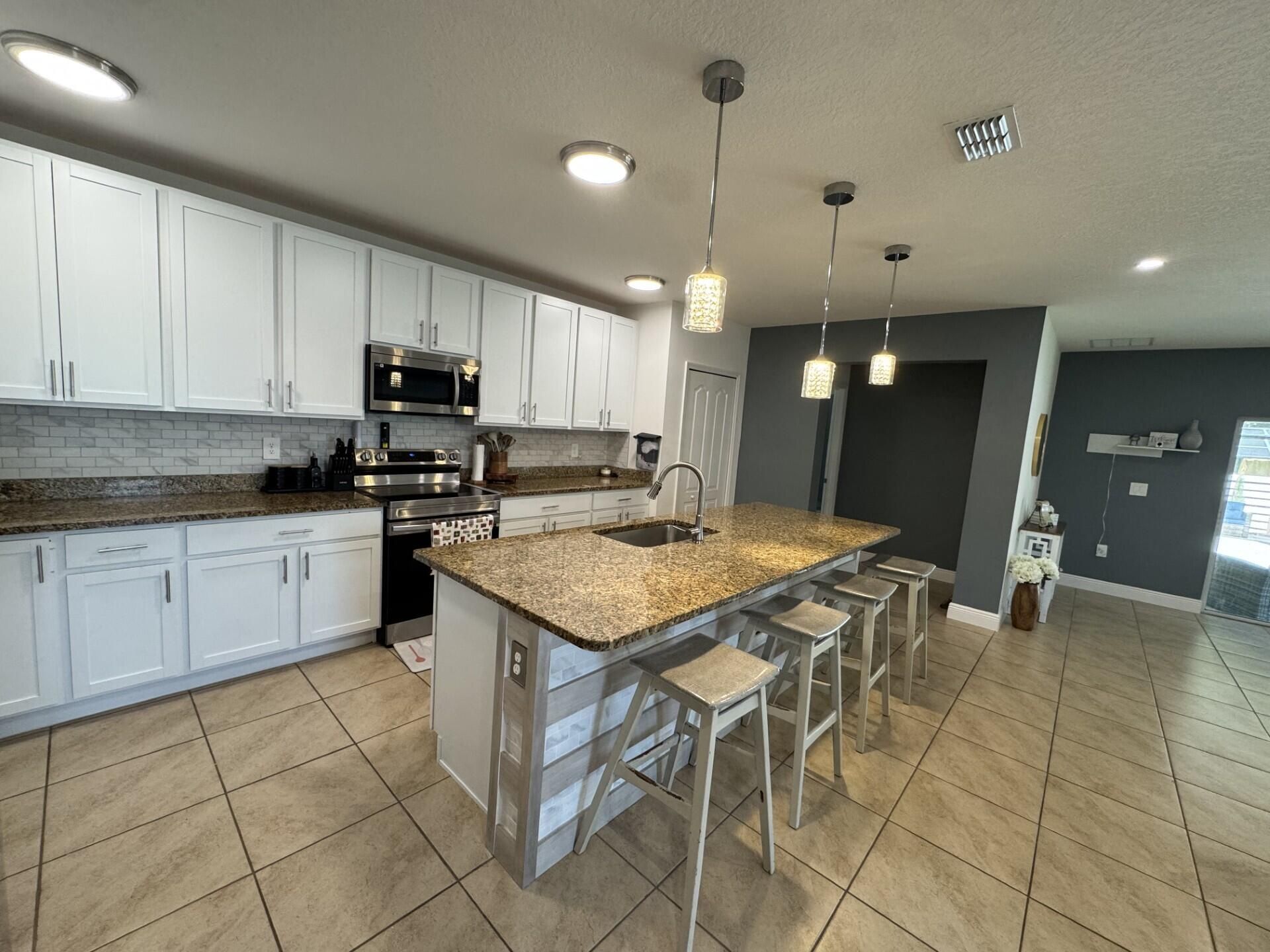 5252 NW East Piper Circle, Port Saint Lucie, FL 34986 Photo