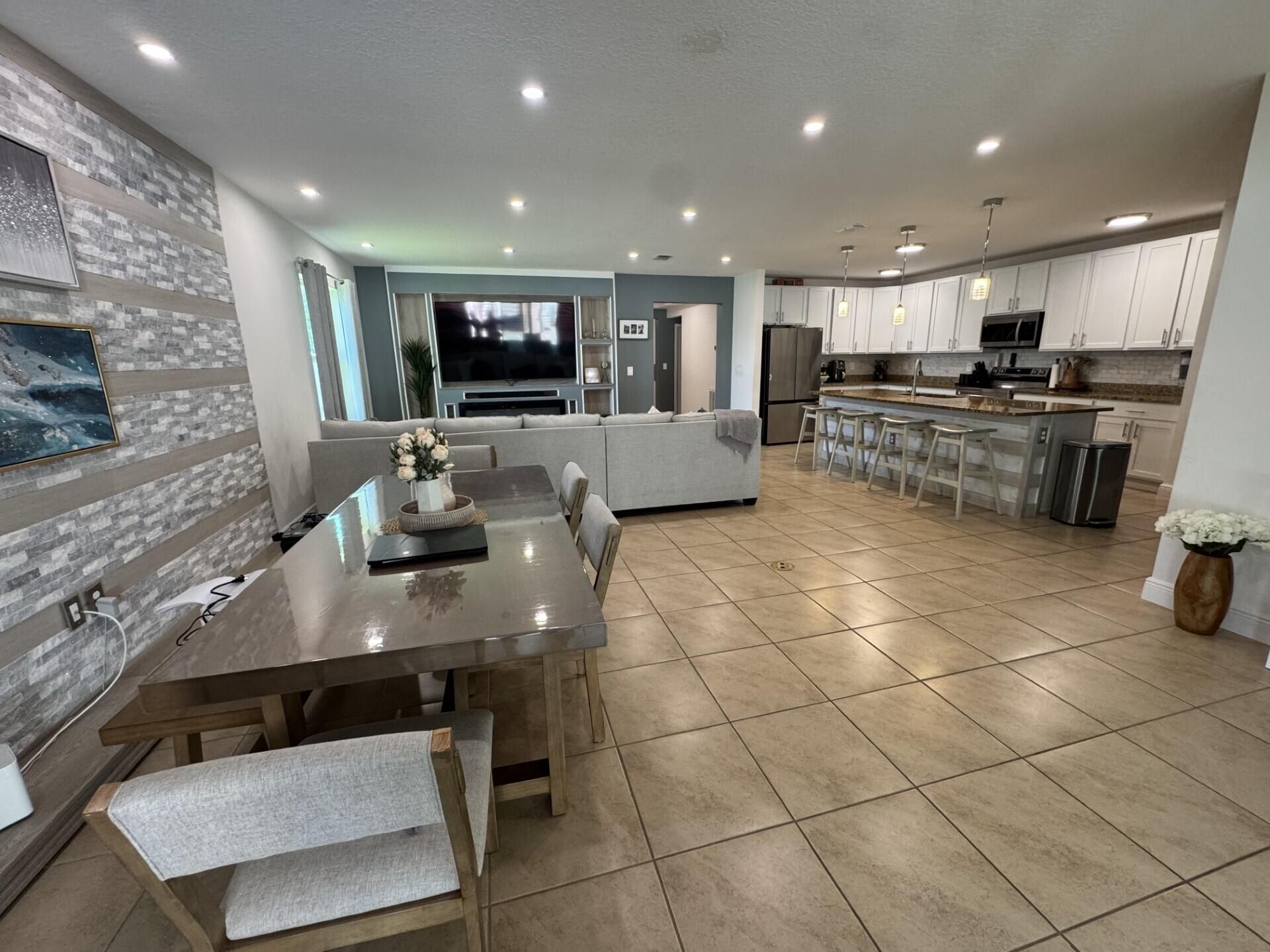 5252 NW East Piper Circle, Port Saint Lucie, FL 34986 Photo