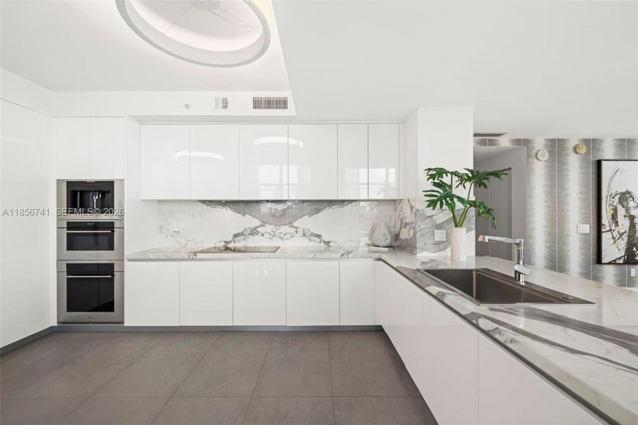 330 Sunny Isles Blvd, Unit 5-502, Sunny Isles Beach, FL 33160 Photo