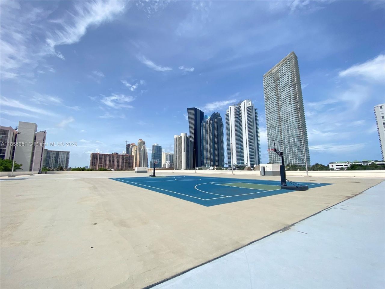 16919 N Bay Rd, Unit 206, Sunny Isles Beach, FL 33160 Photo