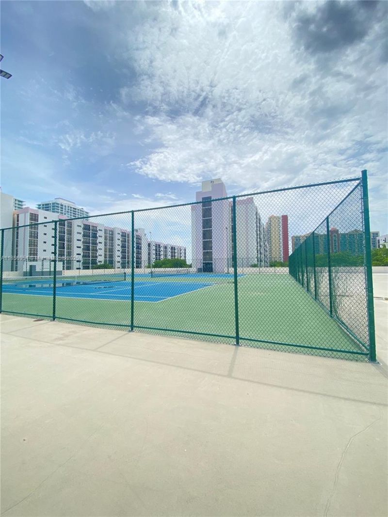 16919 N Bay Rd, Unit 206, Sunny Isles Beach, FL 33160 Photo