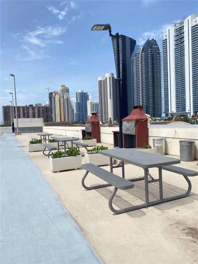 16919 N Bay Rd, Unit 206, Sunny Isles Beach, FL 33160 Photo